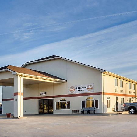 Rodeway Inn Larned Ngoại thất bức ảnh