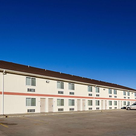 Rodeway Inn Larned Ngoại thất bức ảnh