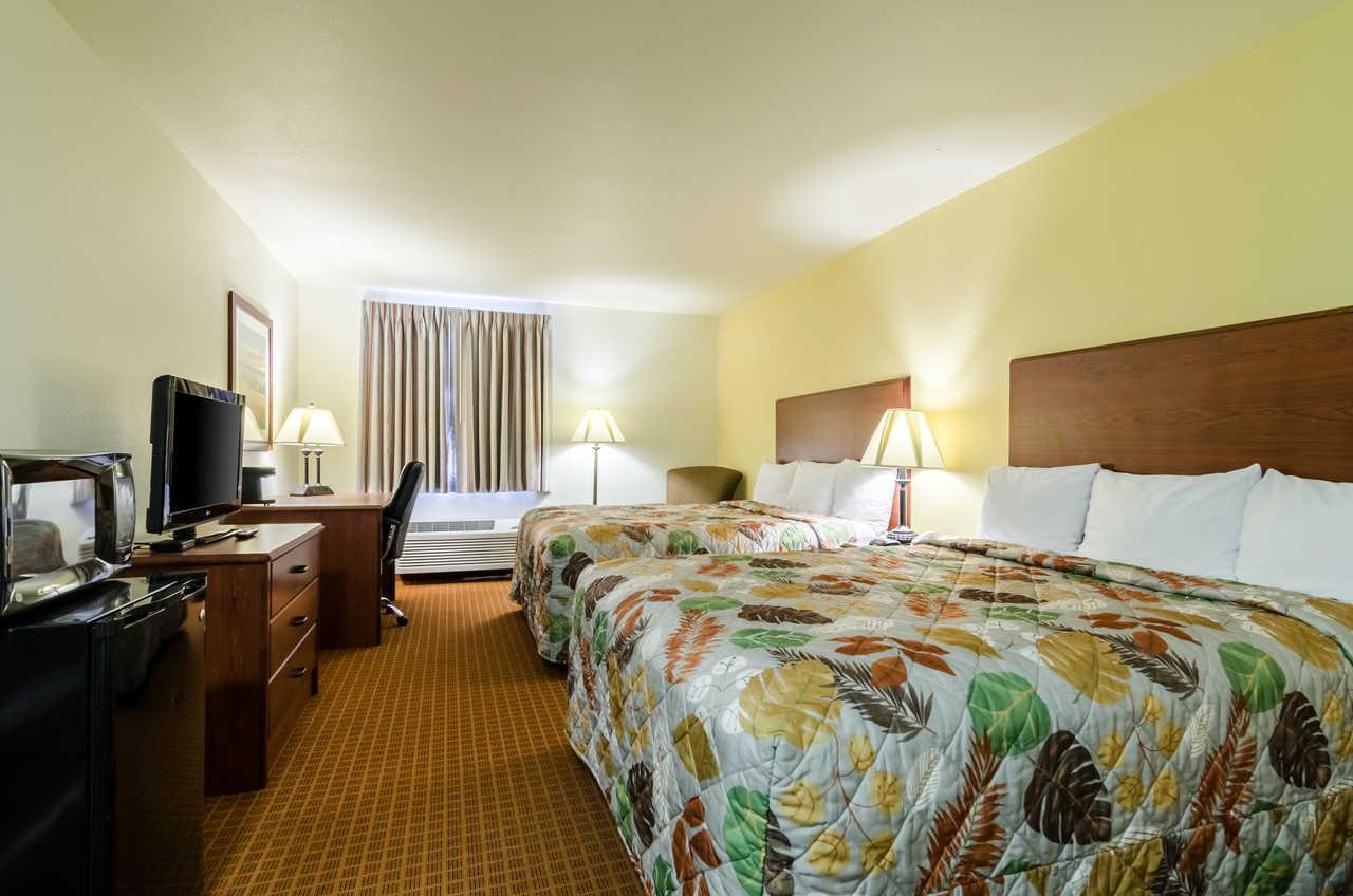 Rodeway Inn Larned Ngoại thất bức ảnh